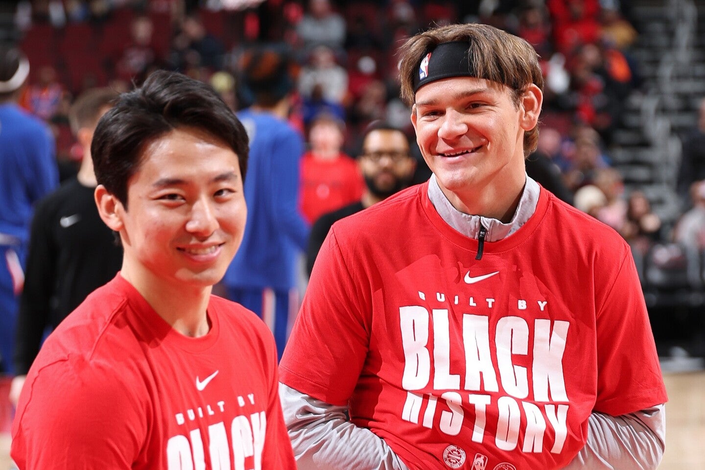 Ｇリーグで圧倒的な成績を残すマクラング(右)だが、NBAではチャンスすらほとんど与えられない。(C)Getty Images