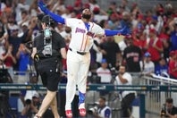 ２回に勝ち越しの２ランホームランを放ったカミネロ。(C)Getty Images