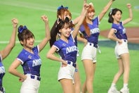 チェコとの試合前、人気台湾チア12人がグラウンド上で突然パフォーマンスを披露した。写真：梅月智史（THE DIGEST編集部）