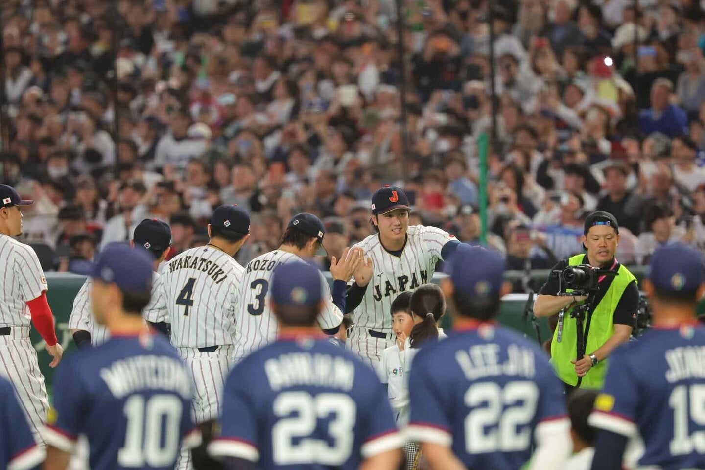 東京ドームで侍ジャパンの日韓戦を観戦した若手俳優の姿が話題になっている。写真：梅月智史（THEDIGEST編集部）