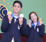 まだまだテレビ出演に引っ張りだこのりくりゅう。大好きな定番ゲームの裏話も披露した。写真：スポーツ報知/アフロ