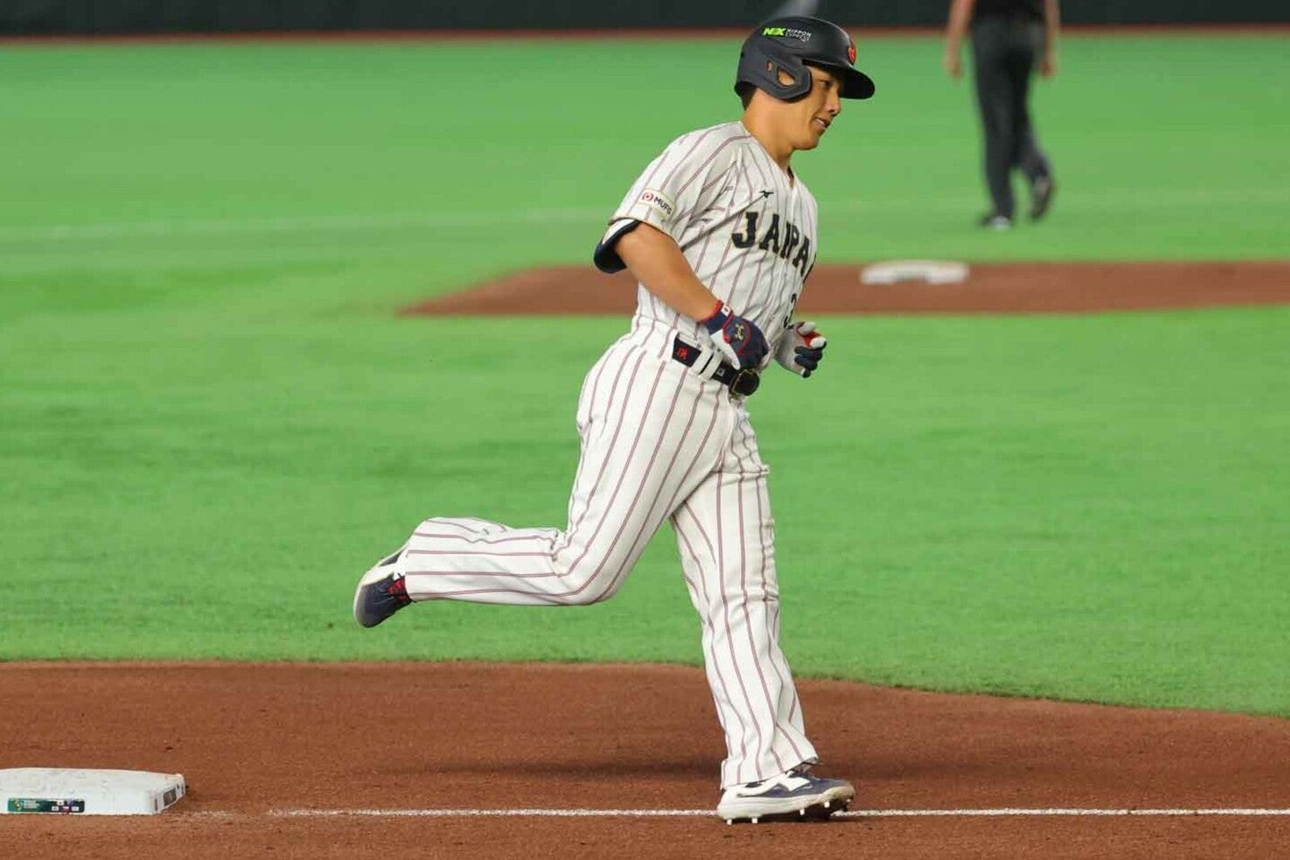 味方打線が打ちあぐねているところに強烈な一発。吉田が前回大会に続いて救世主となった。写真：梅月智史（THE DIGEST写真部）