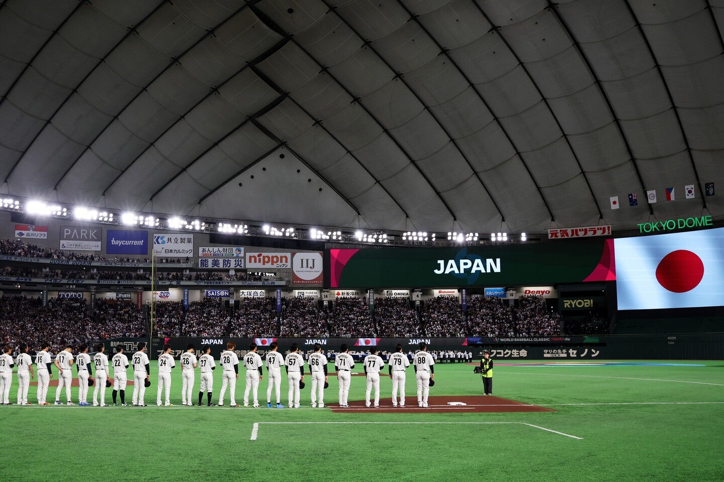 首位通過を決めた侍ジャパン。８日のオーストラリア戦は天覧試合としても注目された。(C)Getty Images