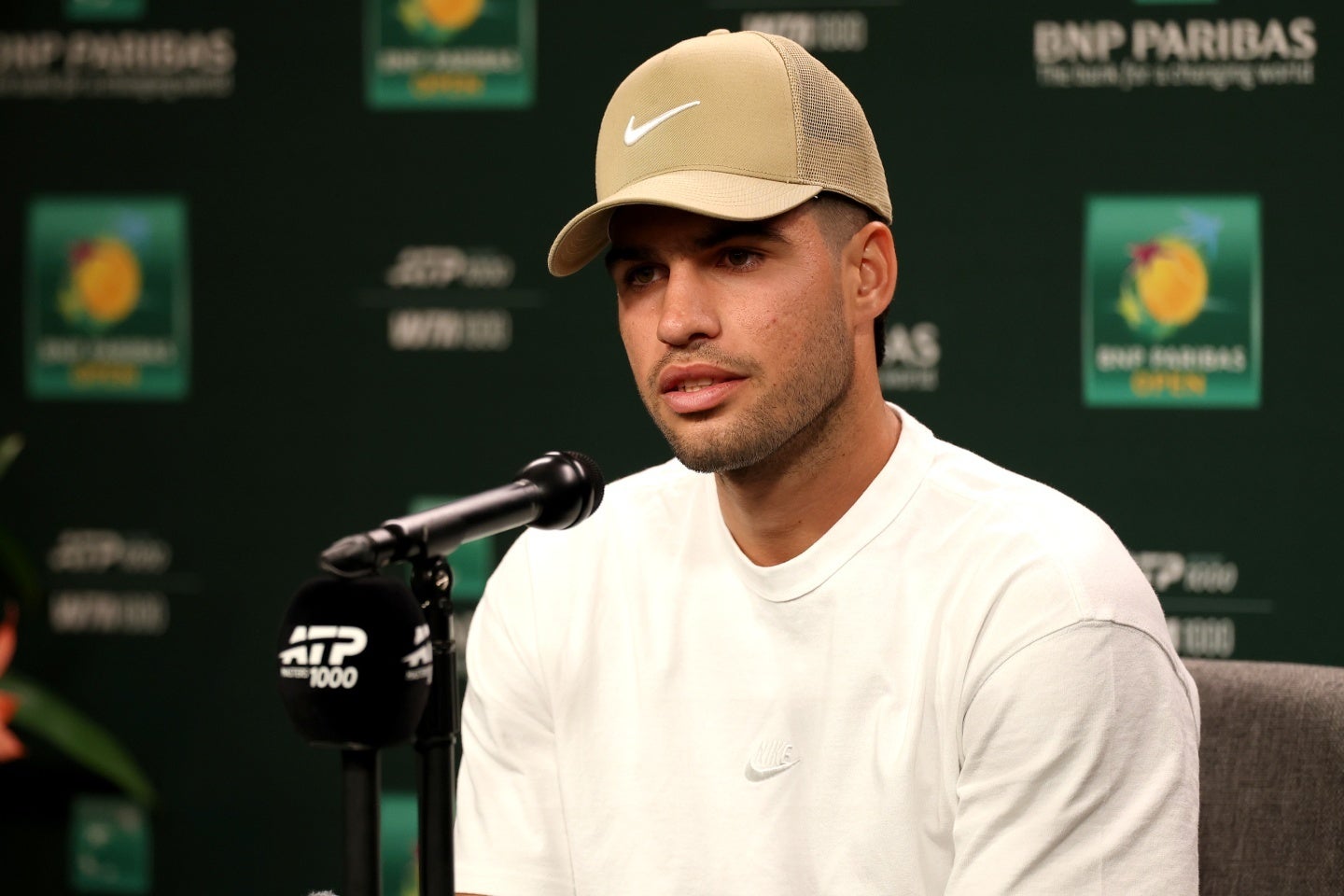 ポイント間25秒のショットクロックを巡る主審の判定にアルカラスが苦言。ロングラリー直後の対応には柔軟さが必要と主張した。（C）Getty Images