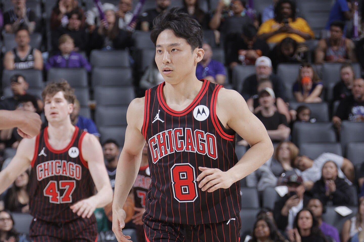 第４クォーター終盤に出番を与えられた河村。NBAで２試合連続出場となった。(C)Getty Images