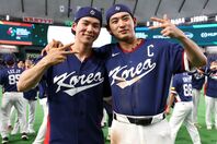 笑顔をみせるキム・ヘソン（左）とイ・ジョンフ（右）のMLBコンビ。彼らもいわゆる「北京キッズ」だ。(C)Getty Images