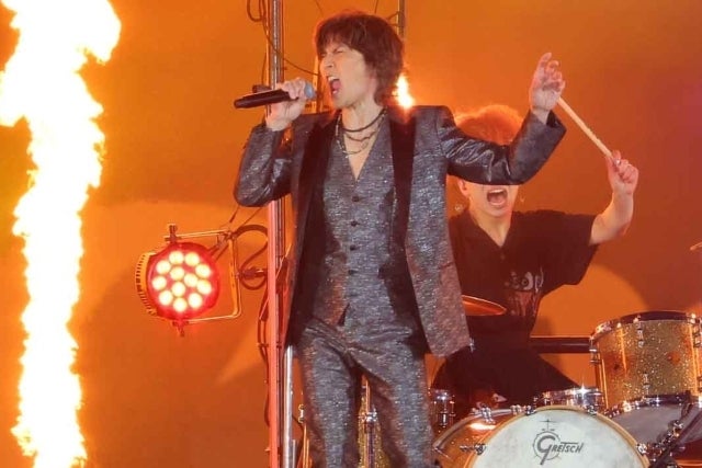 侍ジャパンのチェコ戦を前に、迫力のある歌唱を披露した稲葉氏。写真：梅月智史（THE DIGEST写真部）