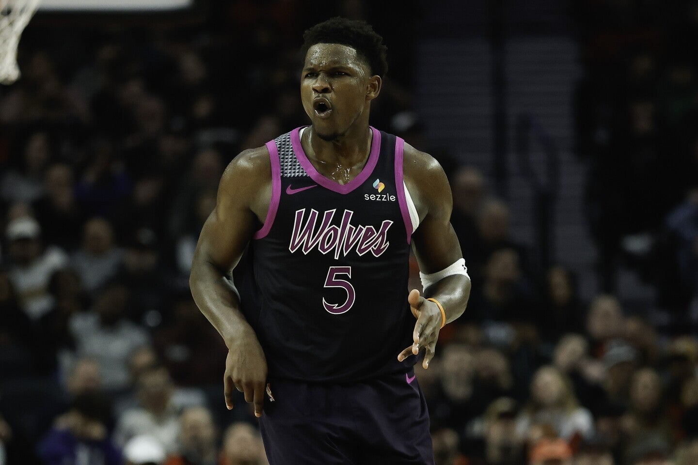 まだ24歳のエドワーズは今後、ジョーダンの領域に近づけるか。(C)Getty Images