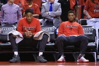 2018年オフ、ラプターズはデローザン(左)を放出。これにラウリー(右)は激怒し、球団との関係が悪化したという。(C)Getty Images