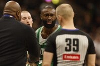 退場処分を受けたブラウンが不満を爆発させた。(C)Getty Images