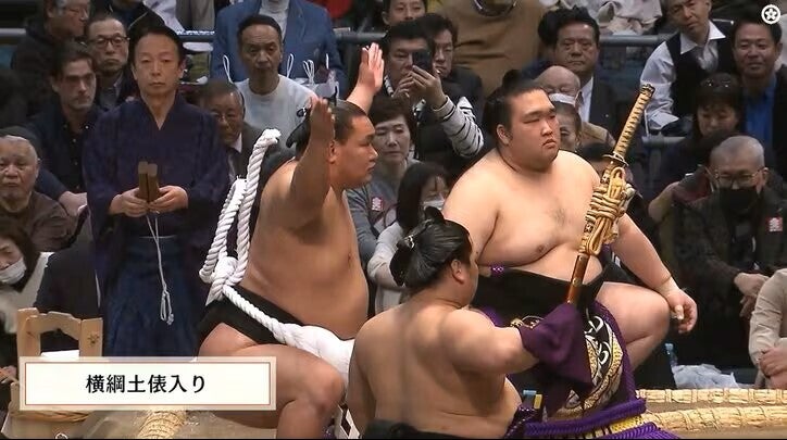 土俵入りした豊昇龍（中央左）。異質な叫び声が響いた。（C）AbemaTV,Inc.