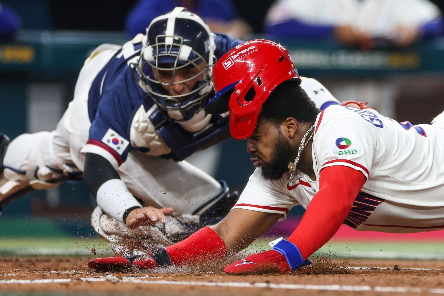 ゲレーロJr.のド迫力のヘッドスライディングで先制を許した韓国。最後はコールド負けとなった。(C) Getty Images