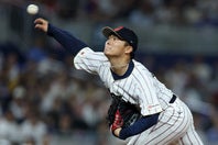 初回にいきなり被弾した侍ジャパンの先発・山本由伸。(C) Getty Images