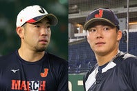 侍ジャパンの菊池（左）と山本（右）の姿。写真：梅月智史（THE DIGEST写真部）