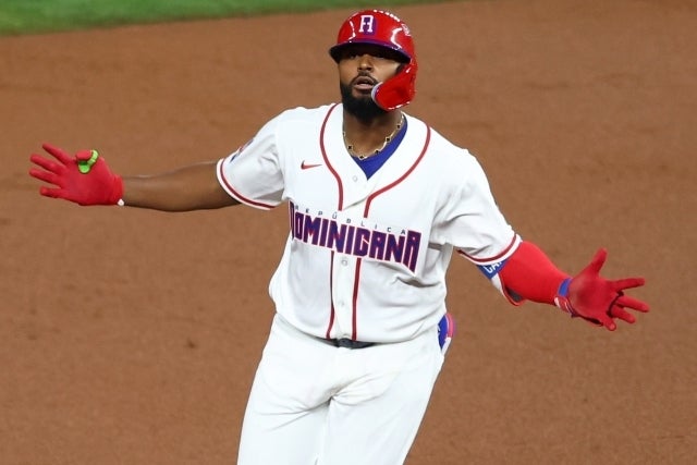 ソロホームランを放ち喜ぶカミネロ。(C)Getty Images