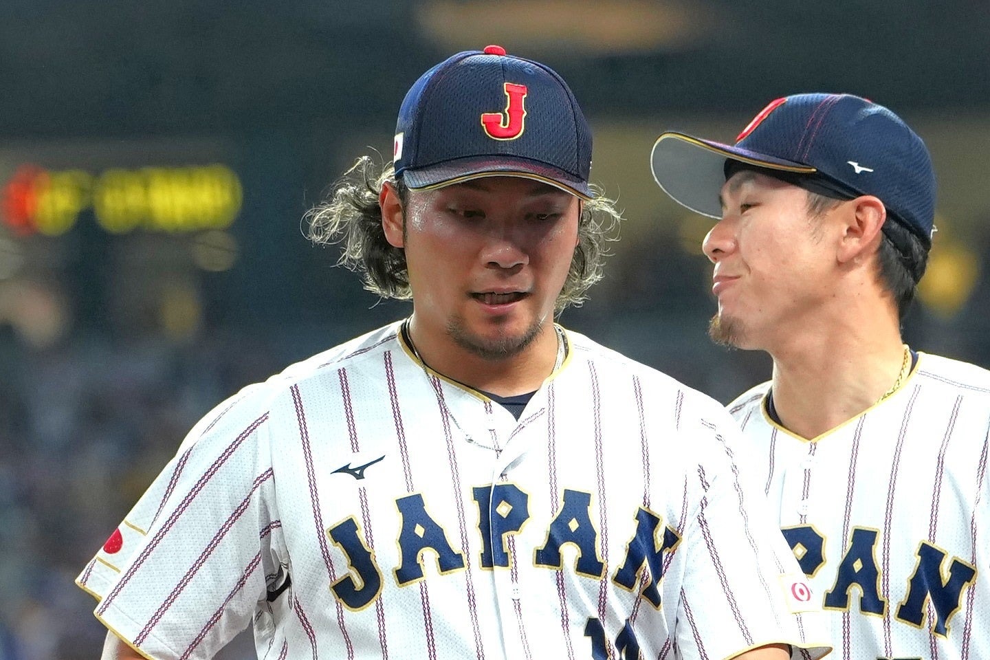 ベネズエラ戦で敗戦投手となり、誹謗中傷が集まった伊藤（左）。(C)Getty Images