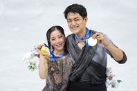 ミラノ・コルティナ五輪で金メダルを獲得したりくりゅう。(C)Getty Images