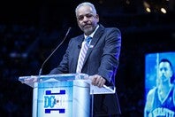 デル・カリーの永久欠番式典が開催された。(C)Getty Images