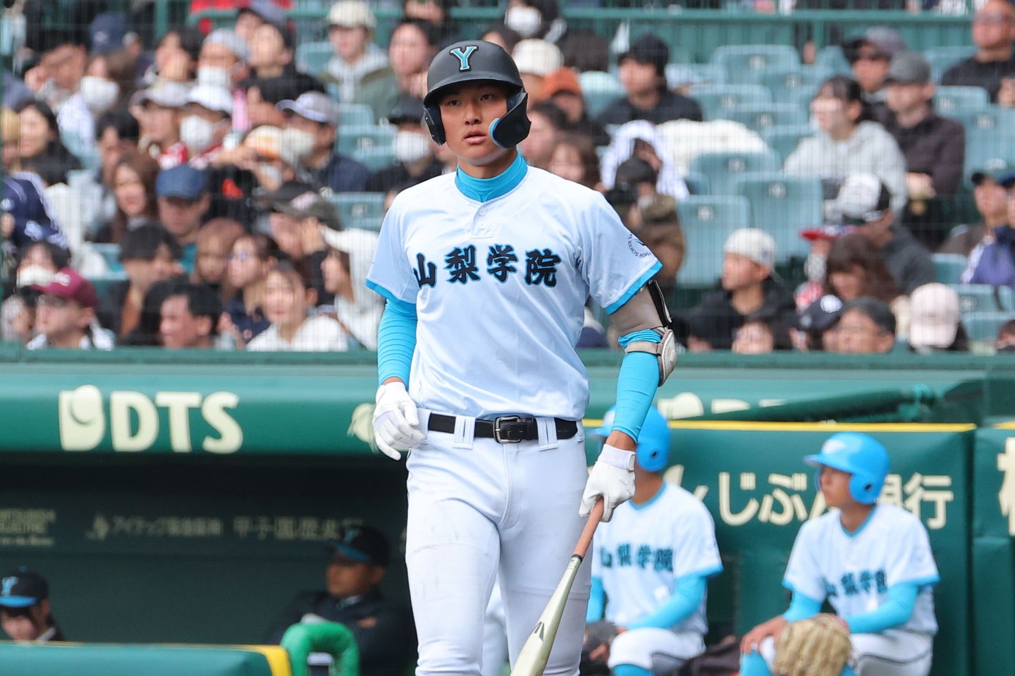 山梨学院・３年の菰田が初回に先制ホームランを放った。写真：梅月智史（THE DIGEST写真部）