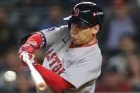 外野の定位置争いに直面しているレッドソックスの吉田。(C)Getty Images