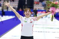 世界選手権を４位で終えたロコ・ソラーレ。サード吉田知那美は“最高の栄誉”を手に入れた。(C)Anil Mungal/AFLO