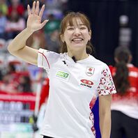 世界選手権でも“らしさ”を発揮したロコ・ソラーレ。吉田知は栄誉ある「フランシス・ブロディ賞」を受賞した。(C)Anil Mungal/AFLO