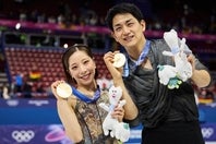 ミラノ・コルティナ五輪のフィギュアスケートペアで金メダルを獲得した“りくりゅう”。(C)Getty Images