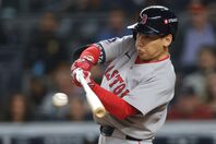 開幕ベンチ入りを果たした吉田だが、開幕戦で出番は訪れず。(C) Getty Images