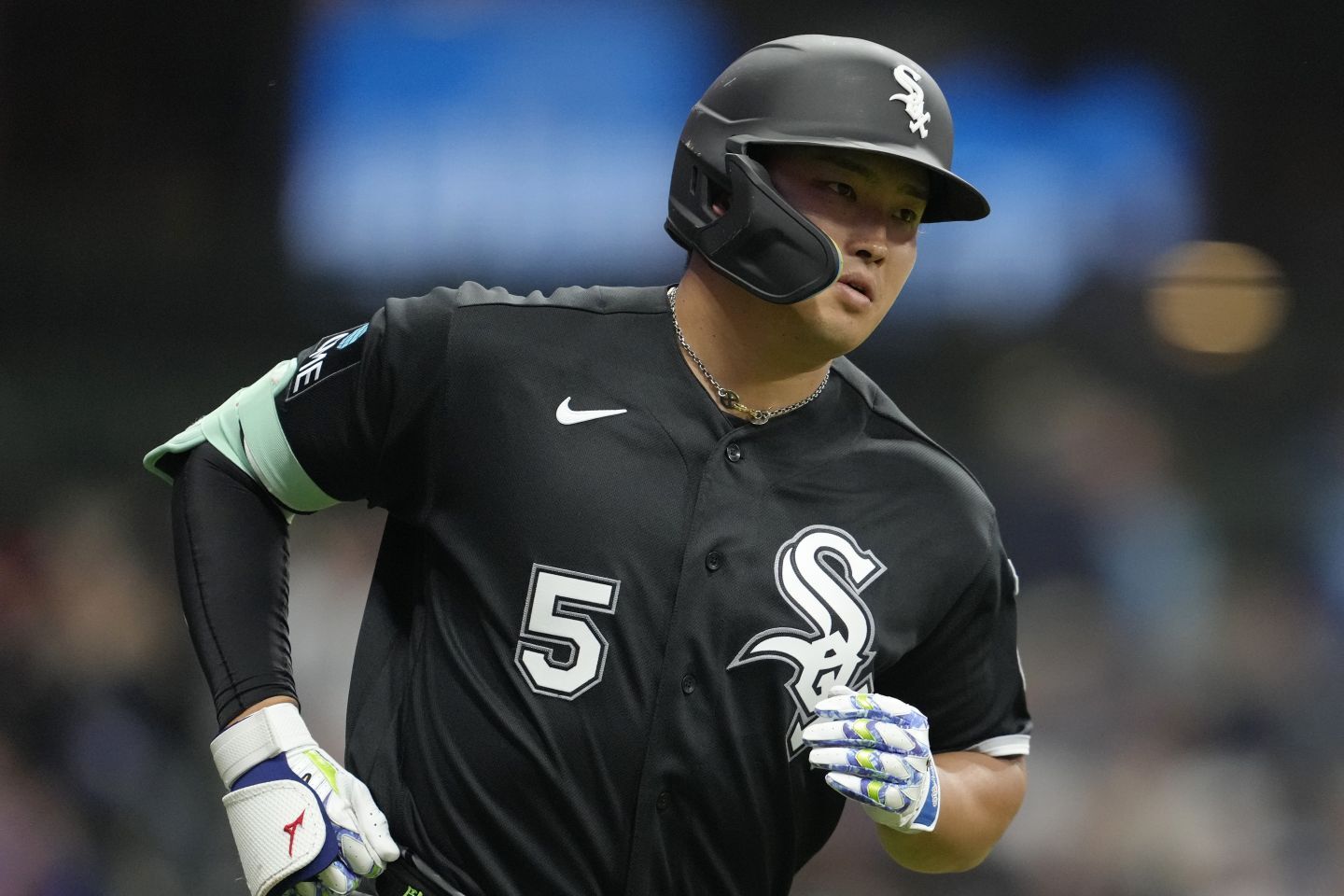 開幕から３試合連続ホームランを放った村上。(C)Getty Images