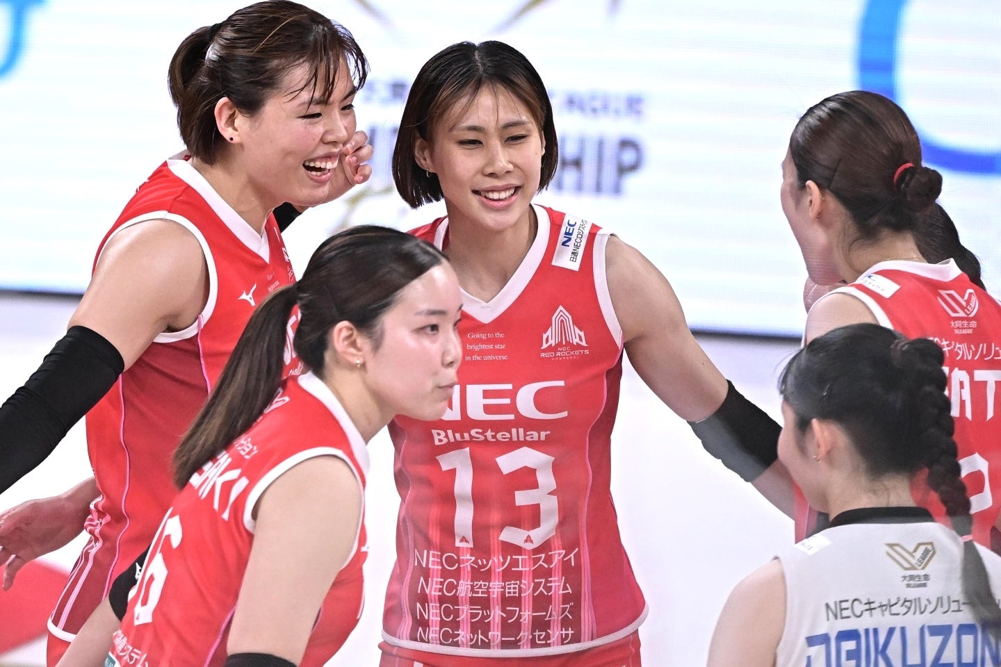 新シーズンからイタリアのUYBAバレー・ブスト・アルシーツィオでプレーするNECレッドロケッツ川崎の和田由紀子（13番）。写真：金子拓弥（THE DIGEST写真部）