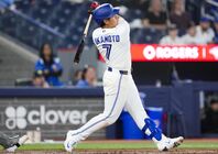 ２試合連続本塁打を放ったブルージェイズの岡本。(C) Getty Images