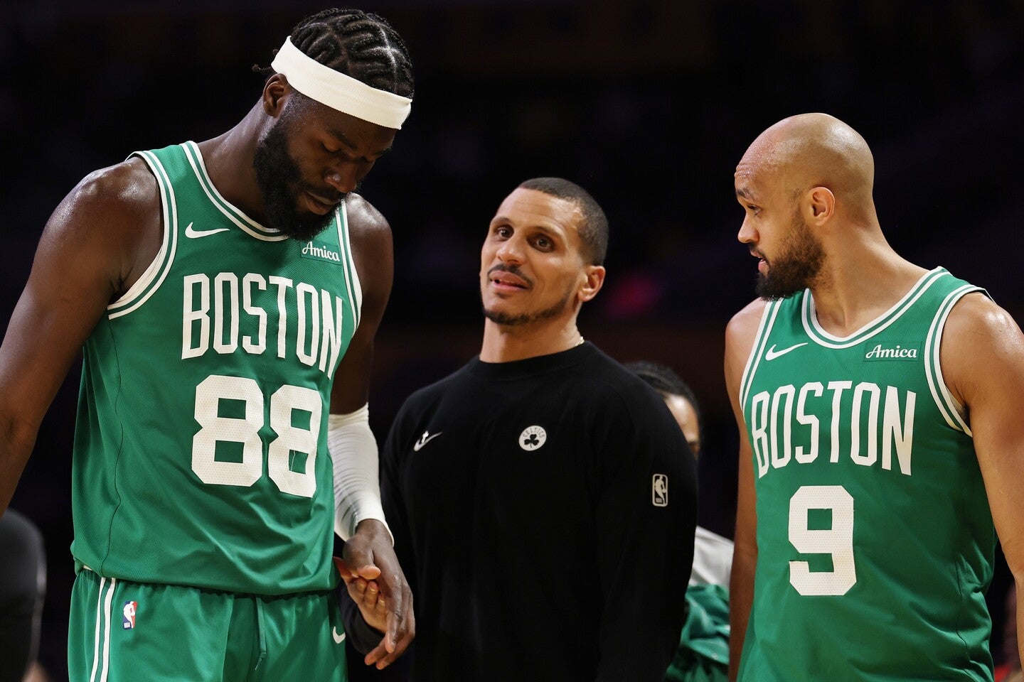 マズーラHC(中央)は現役のカリーやデュラントと同じ1988年生まれの37歳。今季の快進撃でさらに評価を高めた。(C)Getty Images