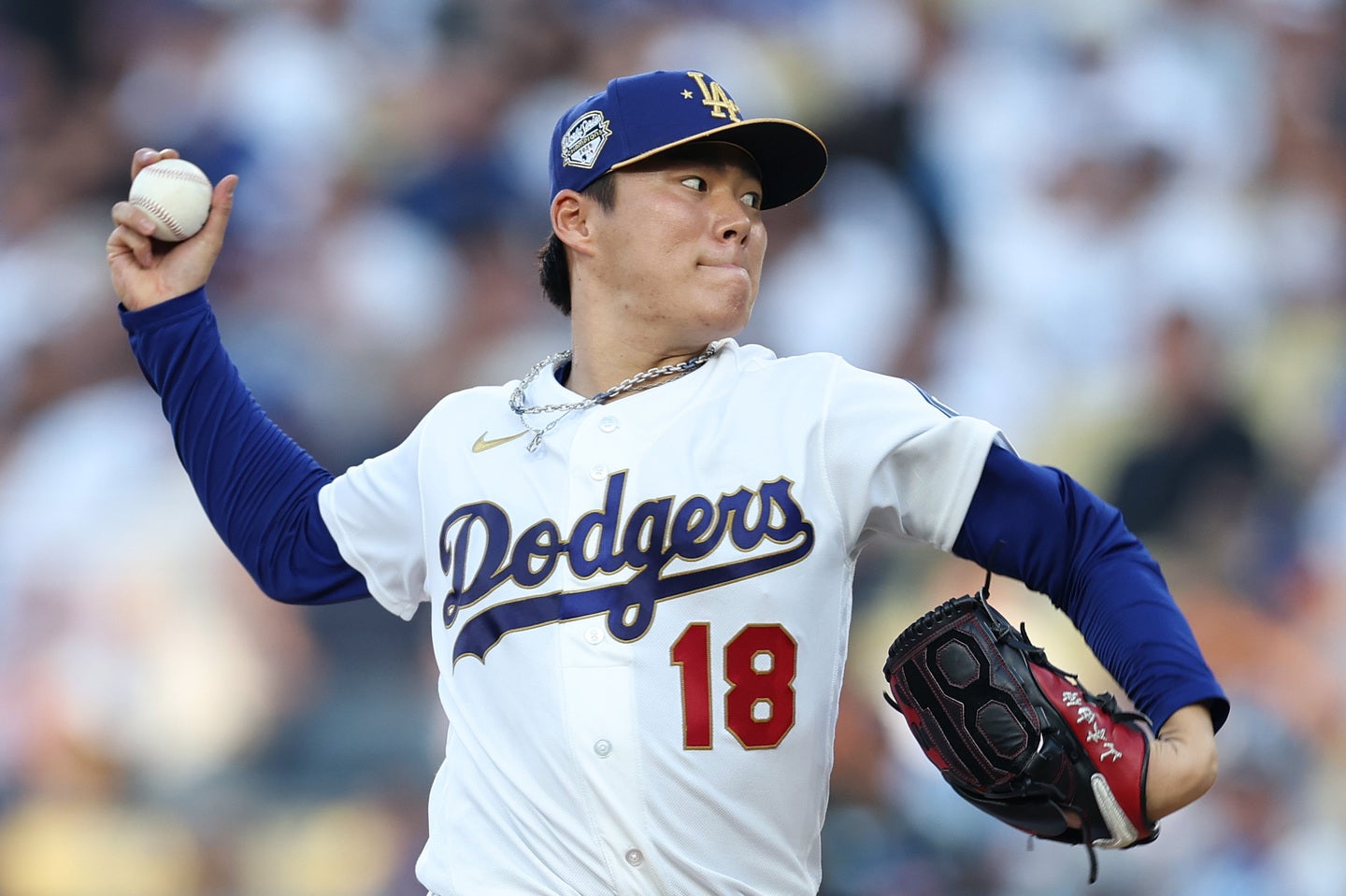 山本由伸のボブルヘッドデーが異例の盛況ぶりをみせている。(C)Getty Images