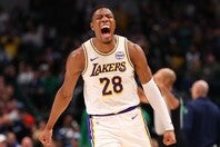 名門レイカーズに加入以降４年連続のプレーオフ進出となった八村。昨季はシリーズ平均14.8点をマークした。(C)Getty Images