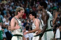 パリッシュ(右)にとってヨキッチは、元同僚のバード(左)と重なる部分があるのかもしれない。(C)Getty Images