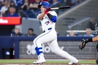 MLB１年目で、開幕早々から攻守両面で活躍を披露している岡本。(C)Getty Images