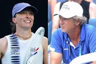 全仏オープン通算４勝を誇るクレーの女王シフィオンテク（左）が、かつてクレーの王様ナダルを指導したフランシスコ・ロイグ氏（右）を新コーチとして招聘した。(C)Getty Images