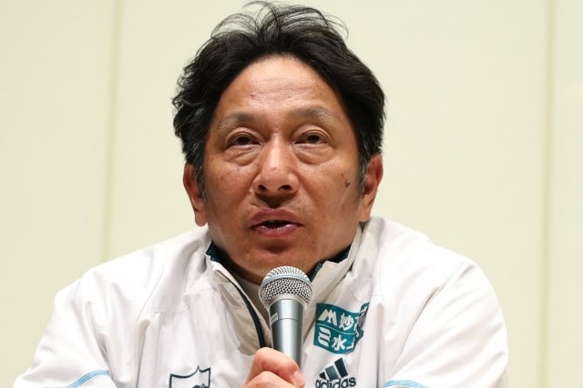 男子駅伝チームと並行して、女子駅伝チームの監督も兼任する原氏。写真：滝川敏之