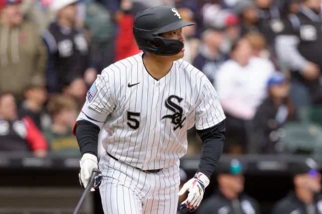 日米通算250号アーチを放った村上。(C)Getty Images