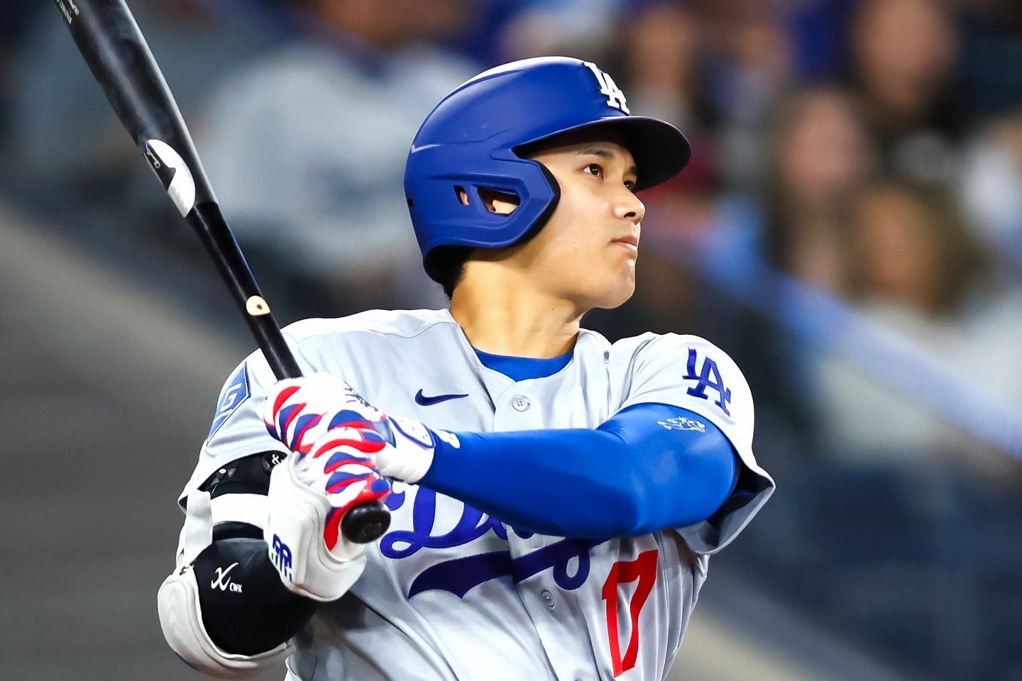 左腕が相手捕手と接触した大谷。(C)Getty Images