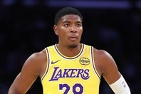 懲罰交代を受けたレイカーズの八村。(C)Getty Images