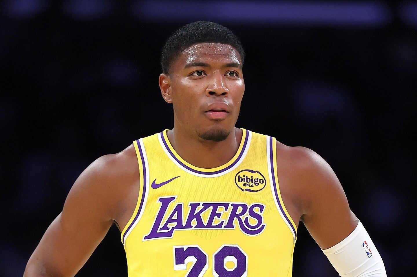 懲罰交代を受けたレイカーズの八村。(C)Getty Images