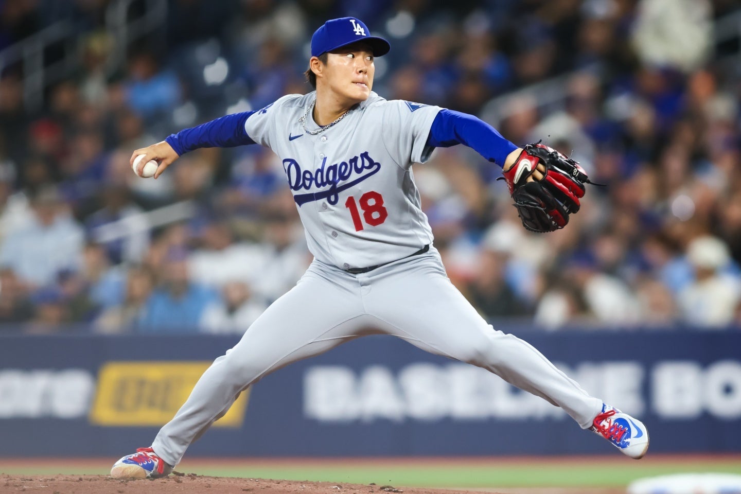 ブルージェイズ戦に先発した山本由伸。今季２勝目を挙げた。(C)Getty Images