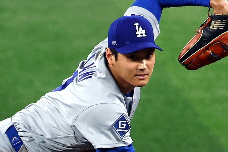 「MR」と記したキャップで登板した大谷。(C) Getty Images