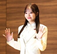 プロフィギュアスケーターの本田真凜。SNSに満開の桜ショットを投稿した。写真：滝川敏之