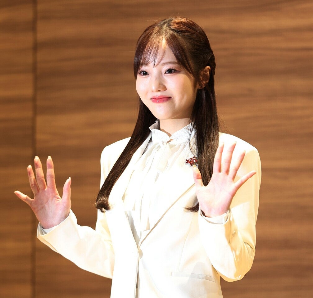 プロフィギュアスケーターの本田真凜。SNSに満開の桜ショットを投稿した。写真：滝川敏之