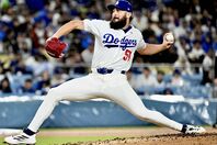 球団通算300試合登板を達成したドジャースのベシア。(C) Getty Images