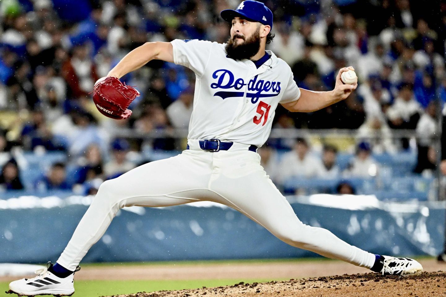 球団通算300試合登板を達成したドジャースのベシア。(C) Getty Images
