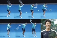 ラリーの中でスライスを戦略的に使えるのがムゼッティの強みだ。フラットに叩いたり、下がって強振したりと、引き出しが多いゆえにスライスも余計に効く。右下は宮崎靖雄プロ。写真：真野博正、滝川敏之