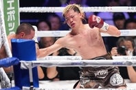 エストラーダに９回終了後TKO勝利を収めた那須川。写真：産経新聞社